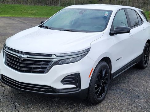 Used 2023 Chevrolet Equinox LS w/ LS Convenience Package FWD image 3