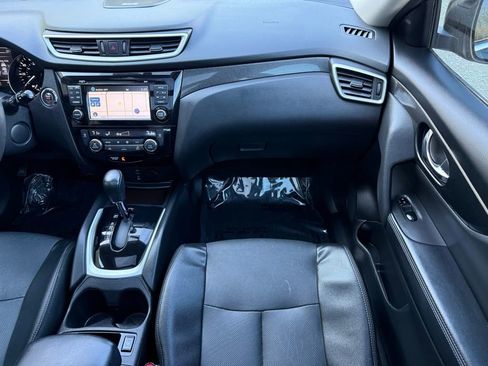 Used 2016 Nissan Rogue SL w/ SL Premium Package image 28