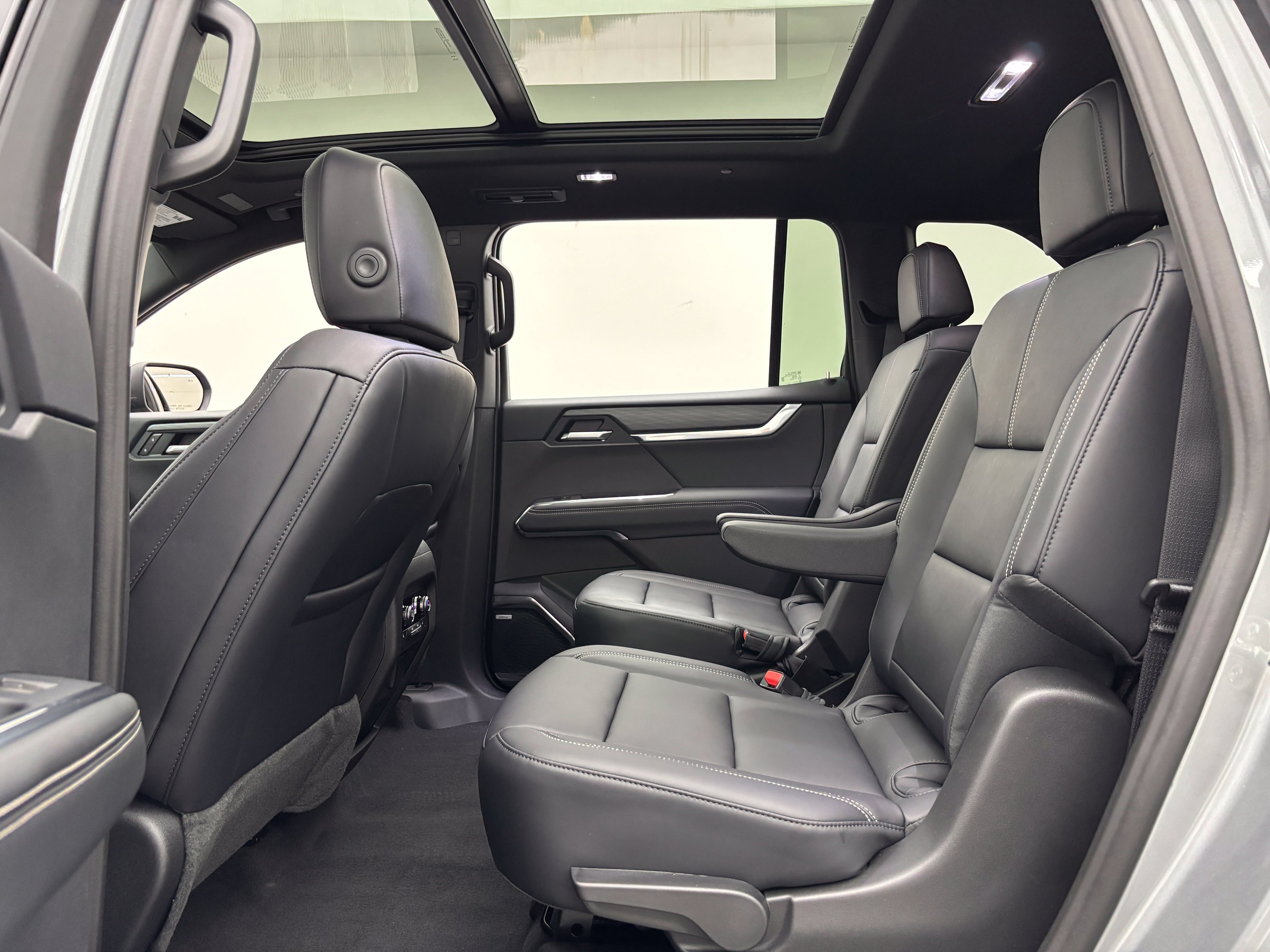 New 2027 GMC Acadia Elevation w/ Elevation Premium Package AWD/4WD image 45