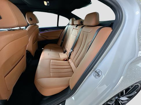 Used 2023 BMW 540i w/ M Sport Package image 25