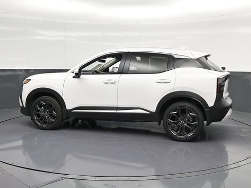 Used 2025 Nissan Kicks SR FWD image 8