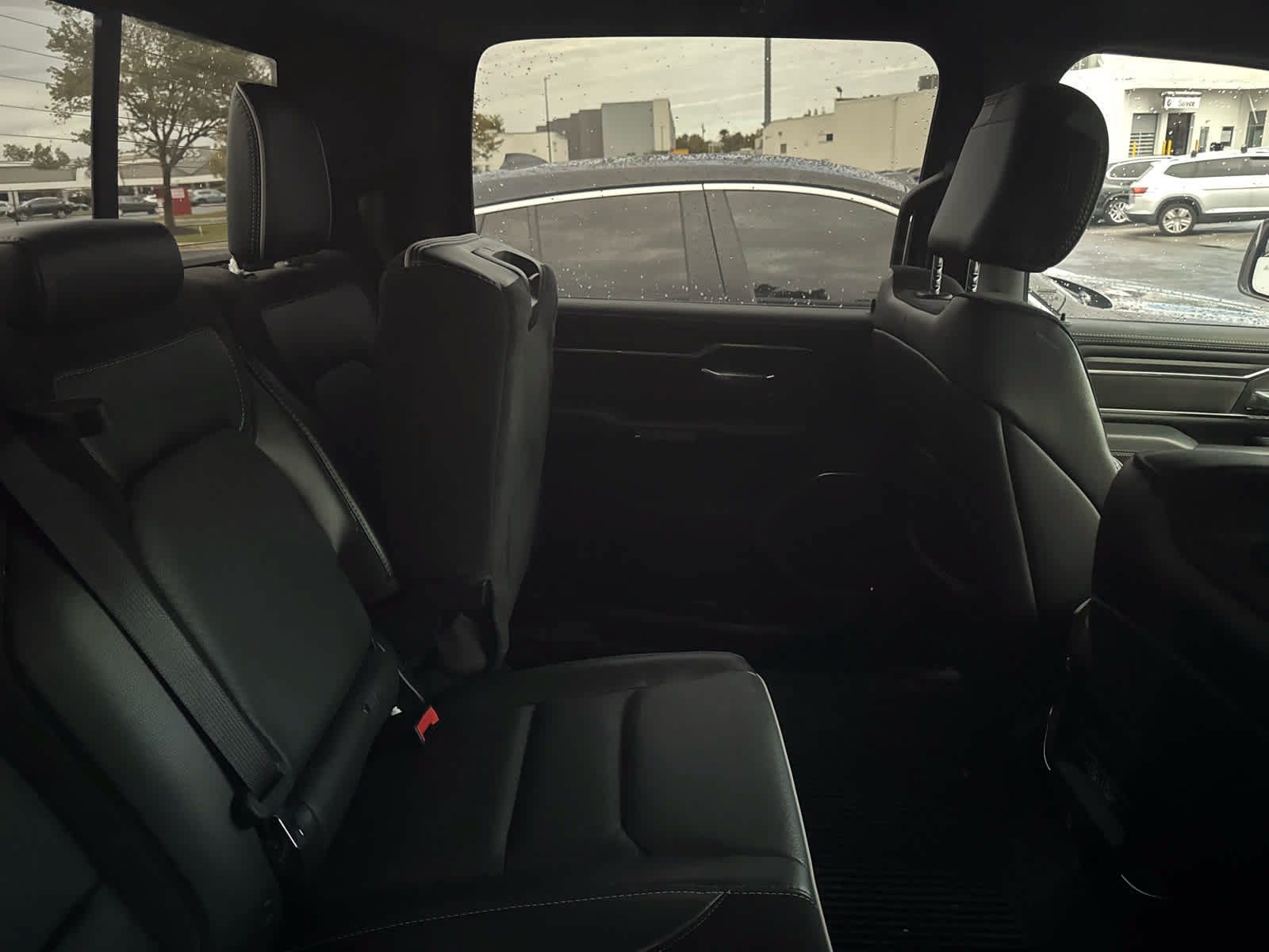 Used 2025 RAM 1500 Laramie w/ Sport Appearance Package AWD/4WD image 9