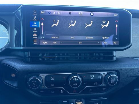 Used 2024 Jeep Wrangler Unlimited image 24