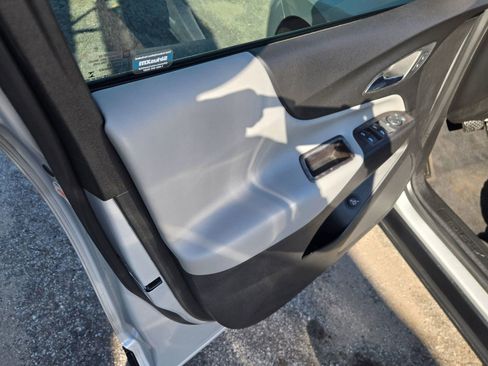 Used 2020 Chevrolet Equinox LT AWD/4WD image 8