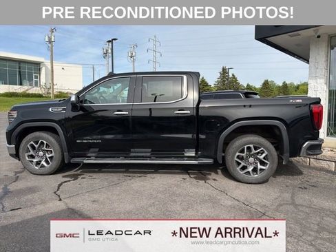 Used 2023 GMC Sierra 1500 SLT w/ SLT Premium Package AWD/4WD image 2