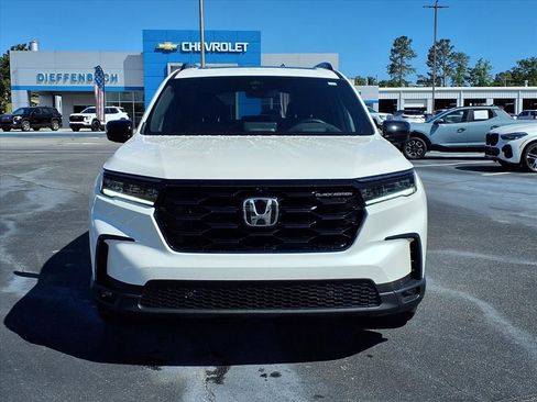 Used 2025 Honda Pilot Black Edition image 2