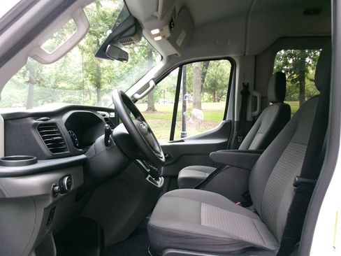 Used 2024 Ford Transit 350 XLT RWD image 9