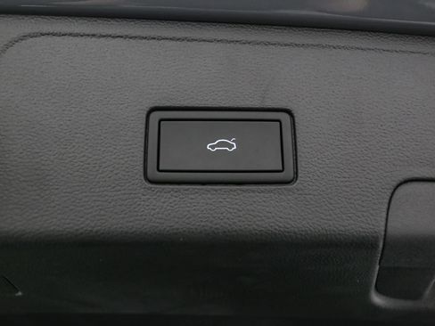 Used 2024 Volkswagen Atlas Cross Sport SEL R-Line image 16