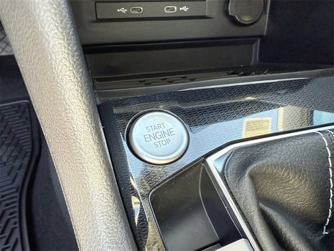 New 2026 Volkswagen Taos SE image 20