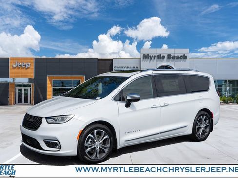 New 2026 Chrysler Pacifica Pinnacle image 1