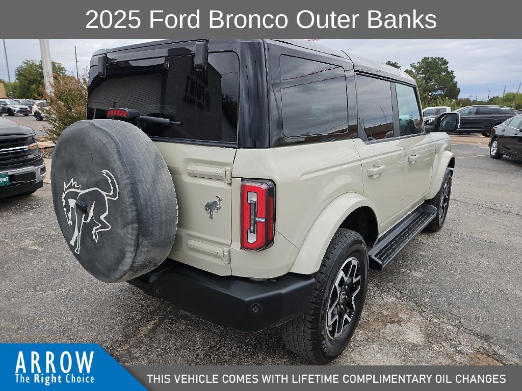Used 2025 Ford Bronco Outer Banks AWD/4WD image 12