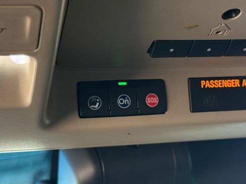Used 2019 Cadillac Escalade ESV Luxury RWD image 31