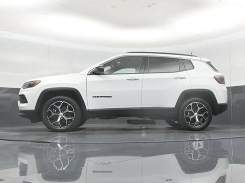 Used 2024 Jeep Compass Latitude w/ Altitude Special Edition AWD/4WD image 49