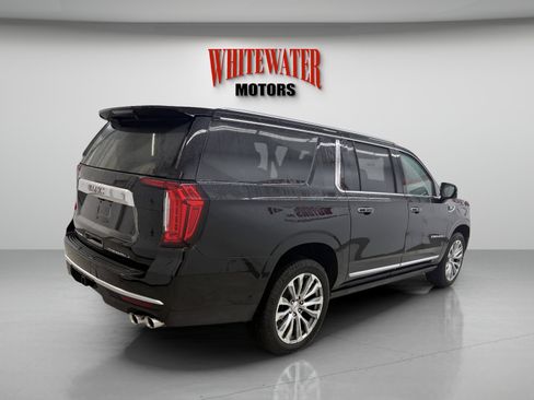Used 2021 GMC Yukon XL Denali w/ Denali Premium Package image 4