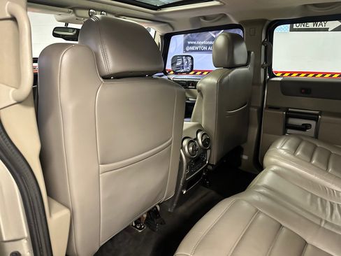 Used 2004 HUMMER H2 w/ Preferred Equipment Group image 31