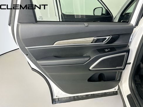 Used 2022 Kia Telluride EX w/ Towing Package image 32