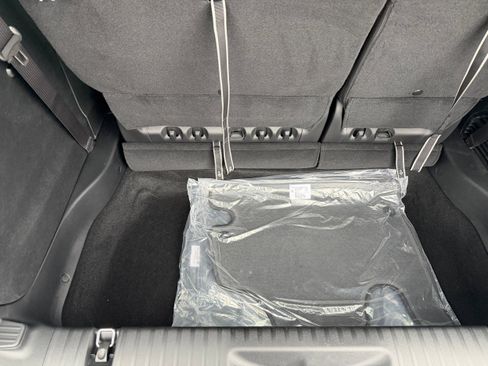 New 2026 Chrysler Pacifica Select image 12