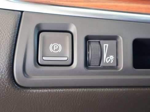 Certified 2025 Cadillac XT5 Premium Luxury image 19