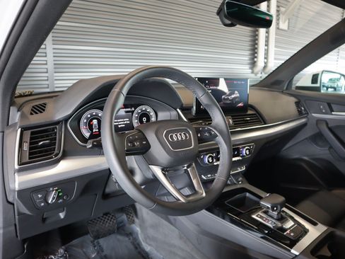 Used 2023 Audi Q5 2.0T Premium Plus w/ Premium Plus Package AWD/4WD image 17