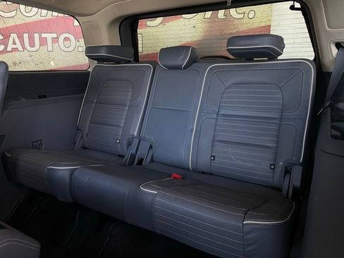 Used 2021 Lincoln Navigator Black Label w/ Cargo Convenience Package image 15