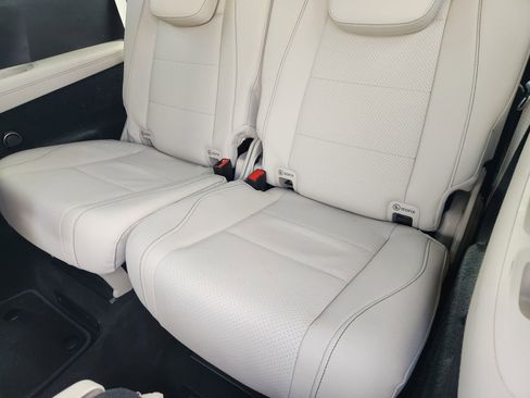 Used 2023 Mercedes-Benz GLS 450 4MATIC image 36