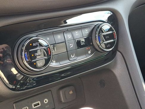 Used 2022 Buick Encore GX Select w/ Sport Touring Package image 15