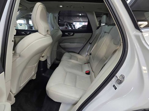 Used 2023 Volvo XC60 T8 Ultimate w/ Climate Package image 26