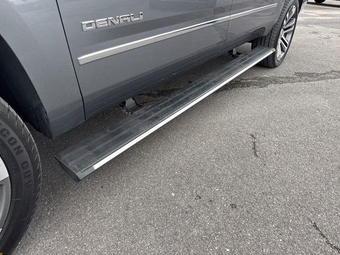 Used 2020 GMC Yukon XL Denali w/ Denali Ultimate Package image 16