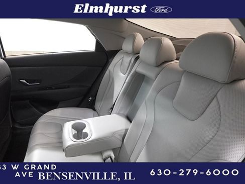 Used 2021 Hyundai Elantra Limited image 26