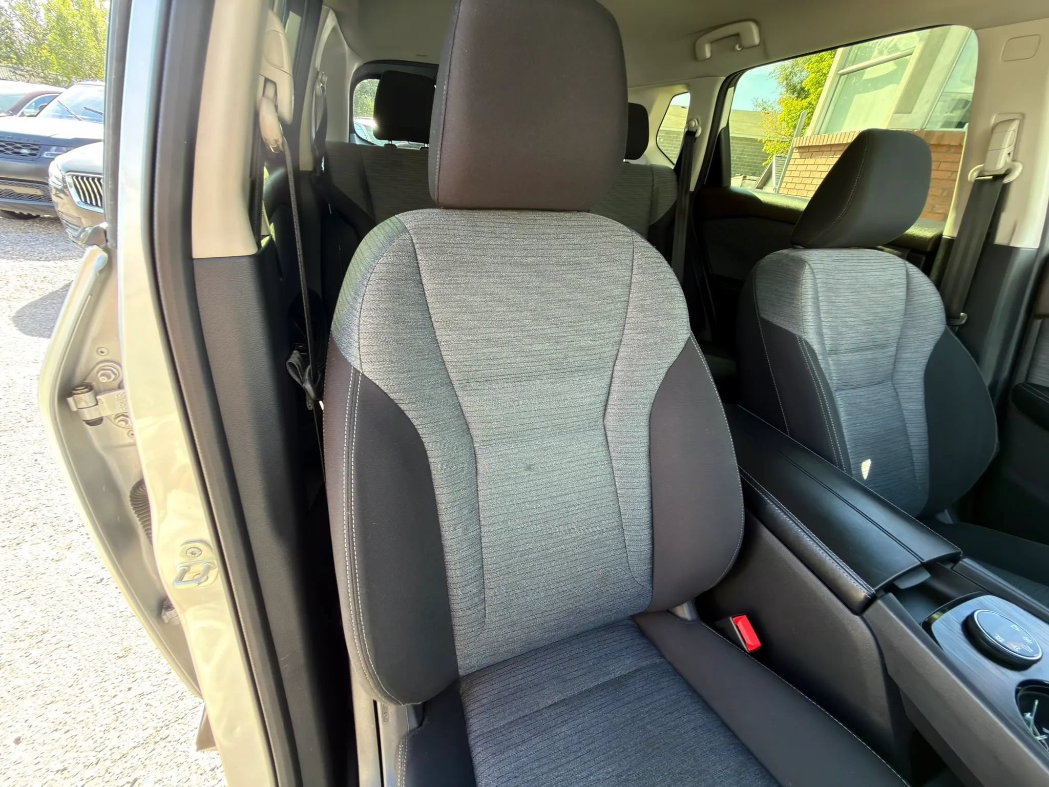 Used 2023 Nissan Rogue SV AWD/4WD image 9