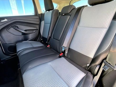 Used 2017 Ford Escape SE image 24