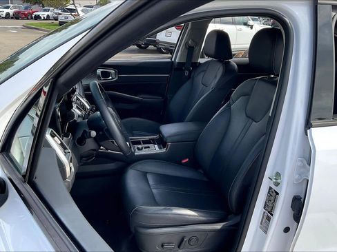 Used 2022 Kia Sorento SX image 6