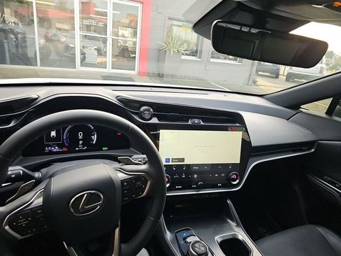 Used 2024 Lexus RZ 450e Premium image 27