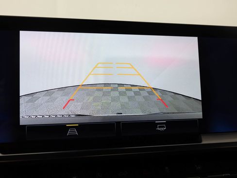 Used 2023 Chevrolet Silverado 1500 LT image 6