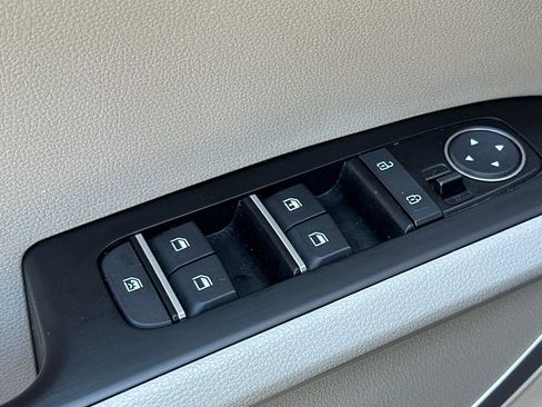 Certified 2025 Kia Soul LX FWD image 12