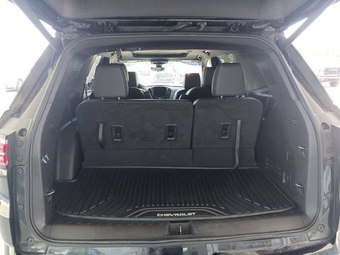 Used 2022 Chevrolet Traverse Premier FWD image 23