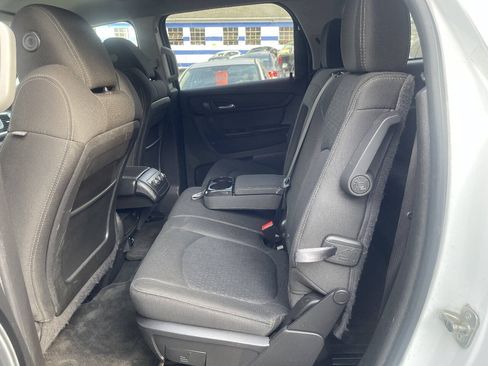 Used 2016 GMC Acadia SLE FWD image 16