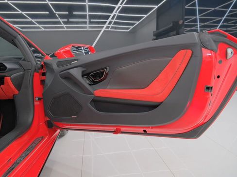 Used 2020 Lamborghini Huracan EVO image 30