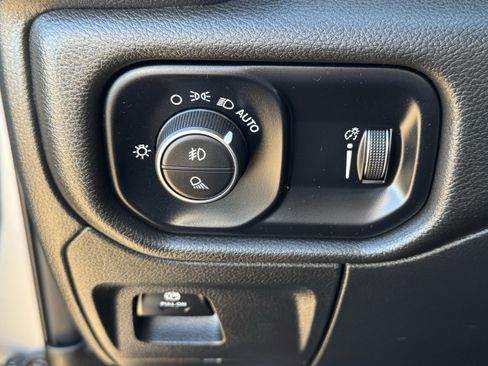 Used 2025 RAM 1500 Tradesman image 25