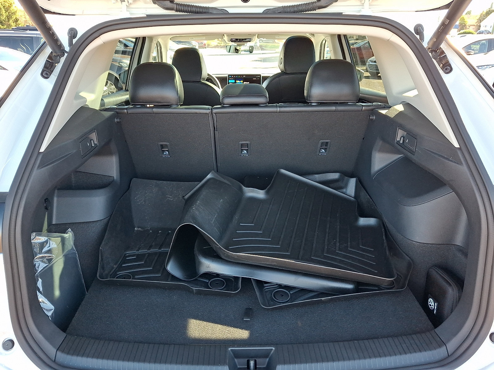 Used 2025 Volkswagen Tiguan SE AWD/4WD image 29