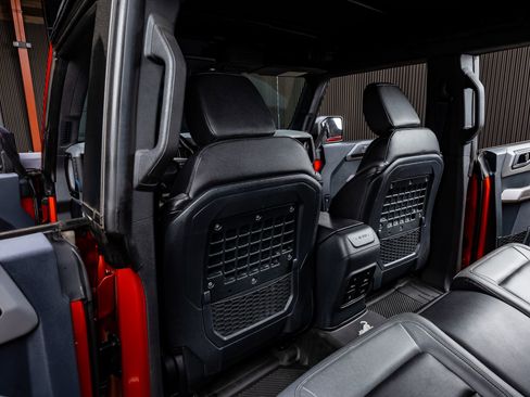 Used 2023 Ford Bronco Black Diamond w/ Sasquatch Package image 40