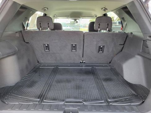 Used 2018 Chevrolet Equinox LT FWD image 29