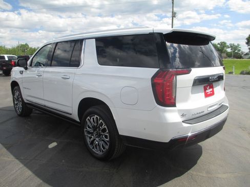 Used 2024 GMC Yukon XL Denali Ultimate AWD/4WD image 9