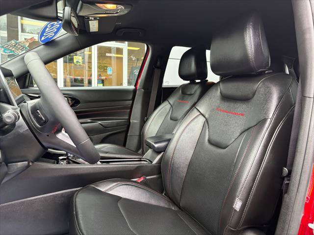 Certified 2025 Jeep Compass Trailhawk w/ Trailhawk Elite Group AWD/4WD image 13