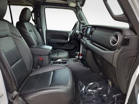 Used 2020 Jeep Wrangler Unlimited Sahara AWD/4WD image 30
