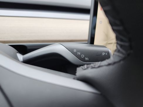 Used 2023 Tesla Model 3 Standard Range RWD image 10