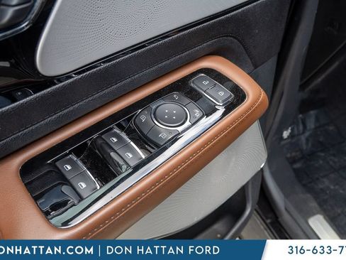 Used 2023 Lincoln Aviator Reserve w/ Equipment Group 201A AWD/4WD image 16