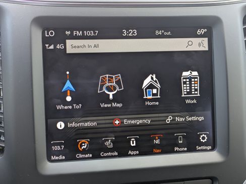 Used 2023 Jeep Cherokee Altitude Lux image 25