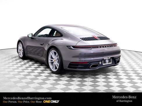 Used 2022 Porsche 911 Carrera RWD image 3