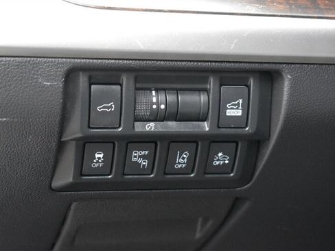 Used 2019 Subaru Outback 3.6R Limited AWD/4WD image 16